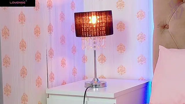 Snapshot of CoraVex chatting on October 22, 2025, 4:12 am CoraVex online show from October 22, 2025, 4:12 am