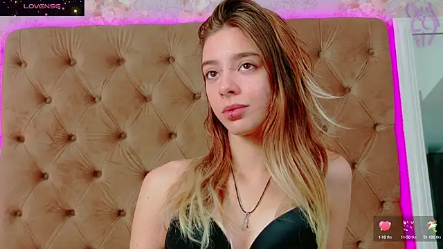 Snapshot of CoraVex chatting on November 13, 2025, 5:11 am CoraVex online show from November 13, 2025, 5:11 am