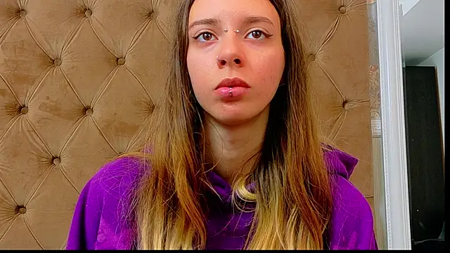 CoraVex online show from May 22, 2026, 3:59 am