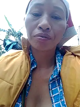 donna-bae online show from February 19, 2026, 10:01 am