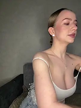 MissOyee online show from March 9, 2026, 7:17 pm