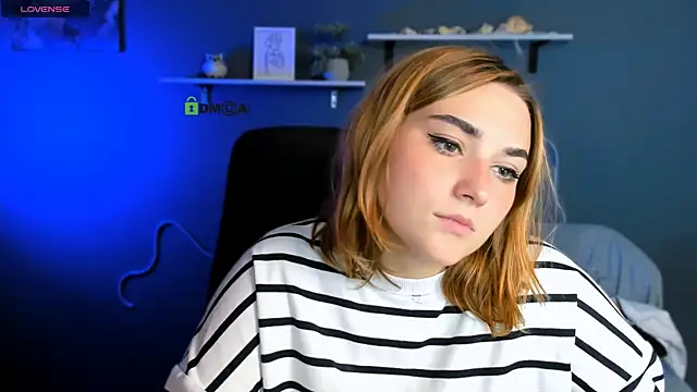 Snapshot of casey_meow_ chatting on October 23, 2025, 8:35 am casey meow online show from October 23, 2025, 8:35 am