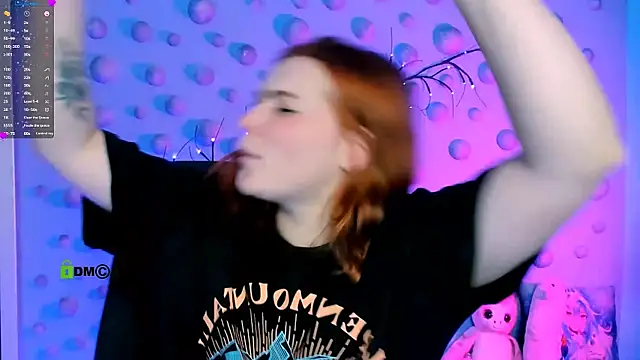 casey meow  online show from December 23, 2025, 11:09 am