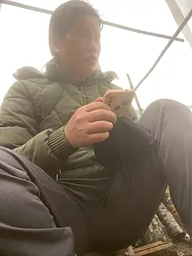 Qinjid002 online show from February 19, 2026, 1:57 am