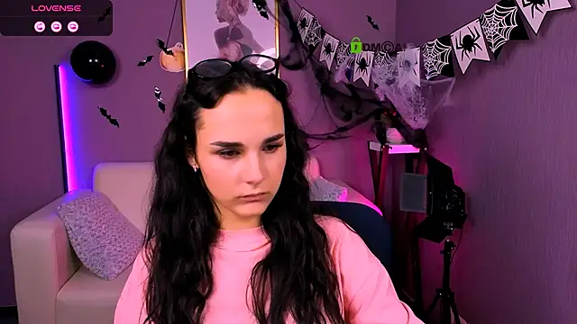 ariana ross7 online show from October 25, 2025, 7:14 pm