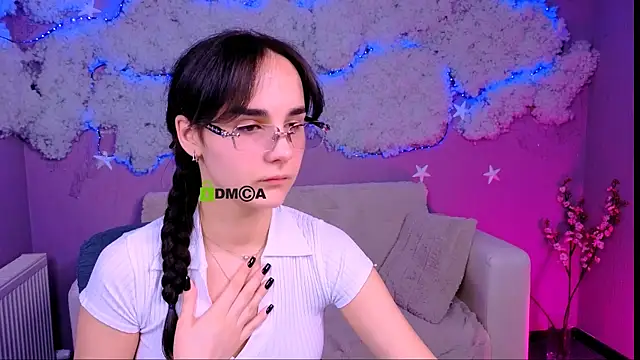 ariana ross7 online show from April 23, 2026, 7:26 pm