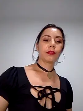 Snapshot of vixen_velvett1 chatting on October 1, 2025, 6:29 am vixen velvett1 online show from October 1, 2025, 6:29 am