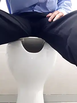 Snapshot of oi_novin2 chatting on November 2, 2025, 6:57 pm oi novin2 online show from November 2, 2025, 6:57 pm