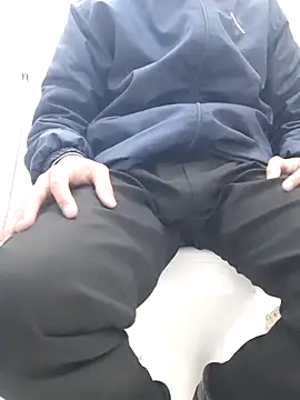 Snapshot of oi_novin2 chatting on October 28, 2025, 9:03 pm oi novin2 online show from October 28, 2025, 9:03 pm