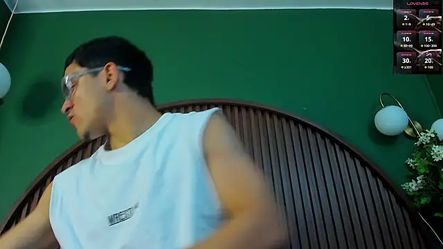 Snapshot of JeergMuscle chatting on November 2, 2025, 5:23 am JeergMuscle online show from November 2, 2025, 5:23 am