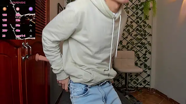 bellmontneon online show from November 18, 2025, 11:35 am