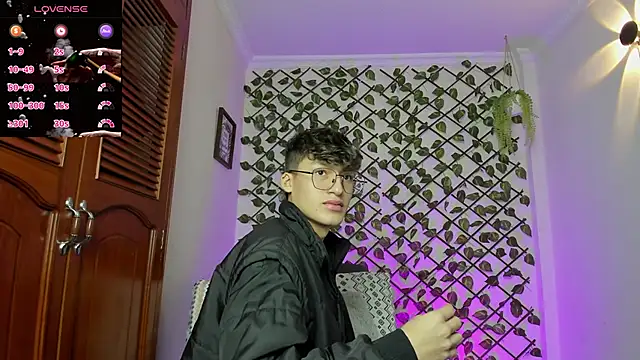 bellmontneon online show from January 19, 2026, 1:04 pm