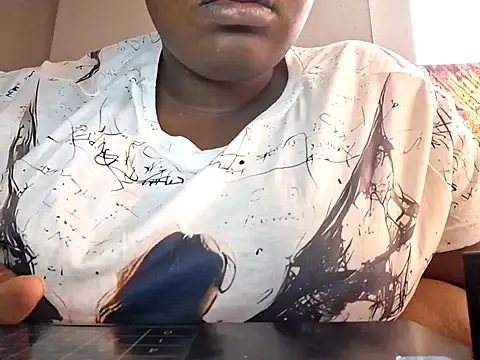 Snapshot of Ladypriry chatting on September 24, 2025, 4:35 pm Ladypriry online show from September 24, 2025, 4:35 pm