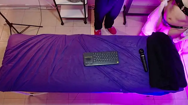 Snapshot of Daphnee-x chatting on January 9, 2026, 12:12 pm Daphnee-x online show from January 9, 2026, 12:12 pm