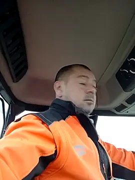 Snapshot of hugoboys4576 chatting on October 9, 2025, 6:58 am hugoboys4576 online show from October 9, 2025, 6:58 am