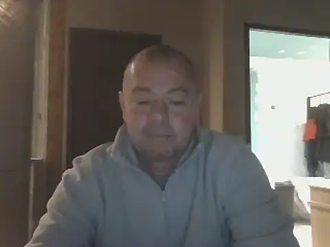 Snapshot of hugoboys4576 chatting on November 3, 2025, 5:49 pm hugoboys4576 online show from November 3, 2025, 5:49 pm