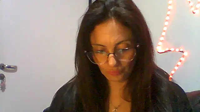 dulcefanny online show from June 15, 2026, 12:22 am