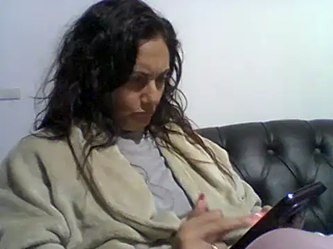 dulcefanny online show from May 18, 2026, 2:12 am