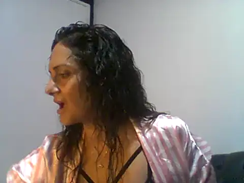 Snapshot of dulcefanny chatting on April 20, 2026, 10:40 am dulcefanny online show from April 20, 2026, 10:40 am
