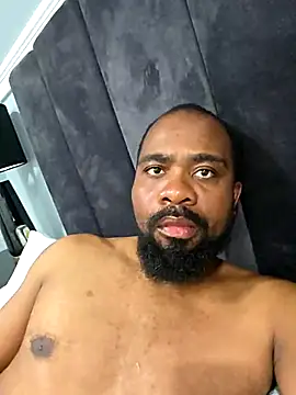 Snapshot of bigsize40 chatting on October 21, 2025, 2:22 am bigsize40 online show from October 21, 2025, 2:22 am