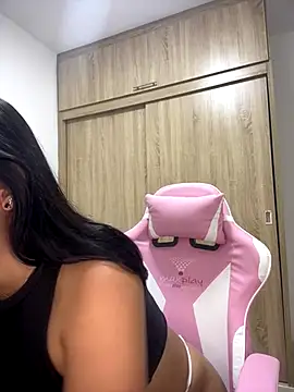 Snapshot of Kitty_Cum2 chatting on November 5, 2025, 7:17 pm Kitty Cum2 online show from November 5, 2025, 7:17 pm