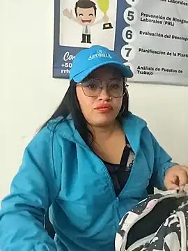 Snapshot of MILA__06 chatting on November 19, 2025, 1:44 pm MILA 06 online show from November 19, 2025, 1:44 pm