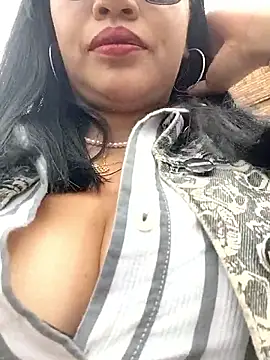 Snapshot of MILA__06 chatting on October 8, 2025, 2:40 pm MILA 06 online show from October 8, 2025, 2:40 pm