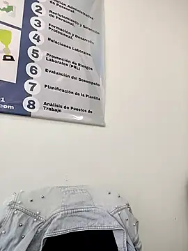 Snapshot of MILA__06 chatting on November 11, 2025, 2:45 pm MILA 06 online show from November 11, 2025, 2:45 pm