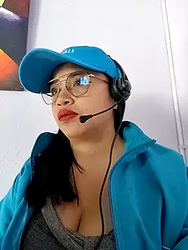 Snapshot of MILA__06 chatting on October 17, 2025, 1:46 pm MILA 06 online show from October 17, 2025, 1:46 pm