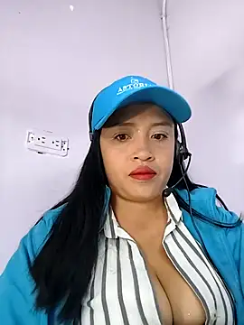 Snapshot of MILA__06 chatting on October 28, 2025, 2:27 pm MILA 06 online show from October 28, 2025, 2:27 pm