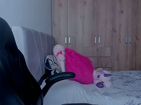 Snapshot of TessaCollinns chatting on November 25, 2025, 2:50 pm TessaCollinns online show from November 25, 2025, 2:50 pm