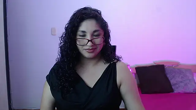 Snapshot of Gia_Dior chatting on November 15, 2025, 11:09 pm Gia Dior online show from November 15, 2025, 11:09 pm