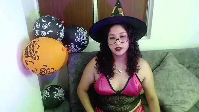 Snapshot of Gia_Dior chatting on October 20, 2025, 9:15 pm Gia Dior online show from October 20, 2025, 9:15 pm