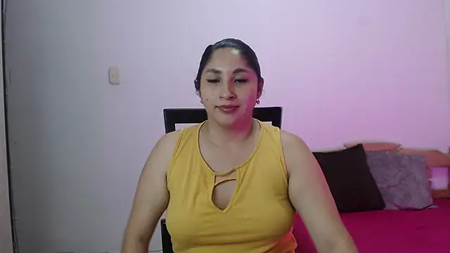 Snapshot of Gia_Dior chatting on November 28, 2025, 11:16 pm Gia Dior online show from November 28, 2025, 11:16 pm