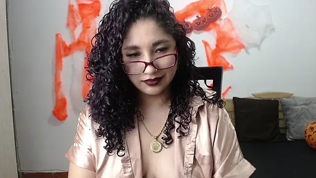 Snapshot of Gia_Dior chatting on October 27, 2025, 9:05 pm Gia Dior online show from October 27, 2025, 9:05 pm