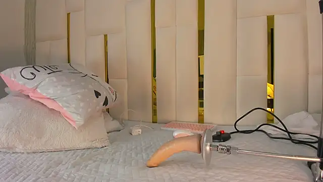 mia vy online show from March 14, 2026, 3:12 am