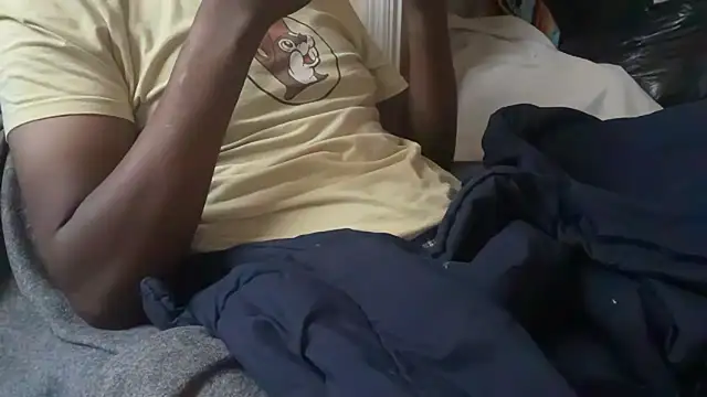 TallDickguy00 online show from November 3, 2025, 3:15 pm