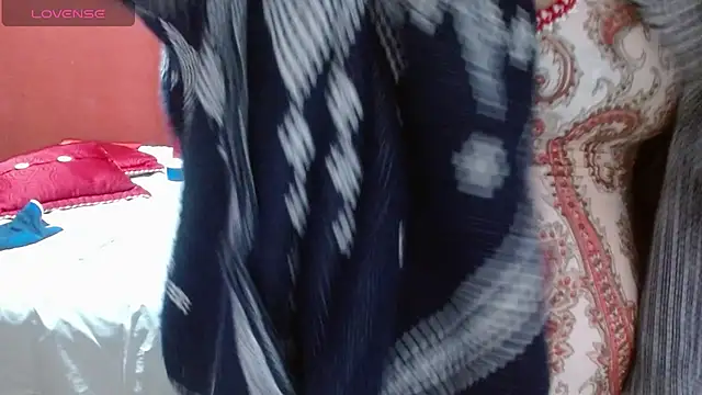 Snapshot of Sasharosee2 chatting on December 5, 2025, 12:37 pm Sasharosee2 online show from December 5, 2025, 12:37 pm