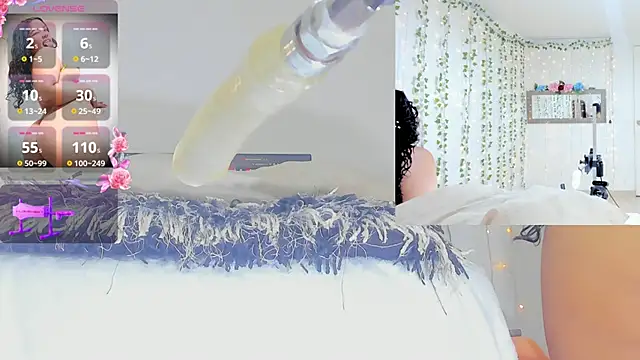 Snapshot of Ashley__Jones__ chatting on April 18, 2026, 9:00 am Ashley Jones online show from April 18, 2026, 9:00 am