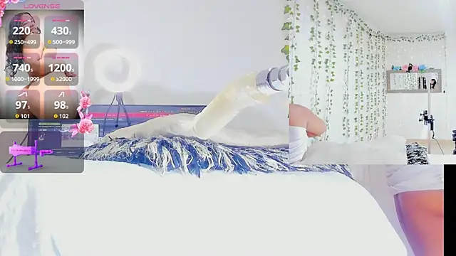 Snapshot of Ashley__Jones__ chatting on April 22, 2026, 9:05 am Ashley Jones online show from April 22, 2026, 9:05 am