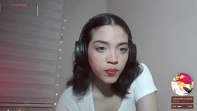  curiouskitten  online show from November 30, 2025, 3:29 am