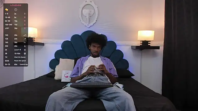 AllexJacob online show from October 8, 2025, 1:12 pm