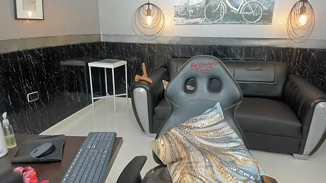 NattCurvy online show from September 25, 2025, 3:34 am