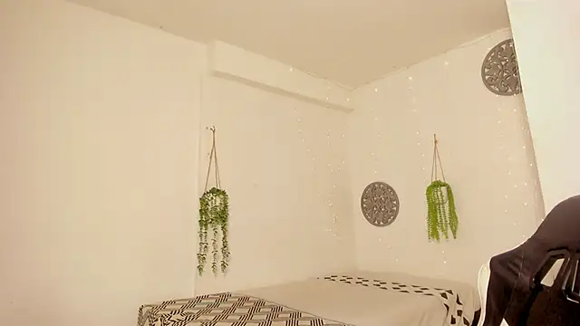 Snapshot of Dakota_x18 chatting on November 10, 2025, 7:19 pm Dakota x18 online show from November 10, 2025, 7:19 pm