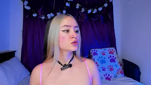 Snapshot of Shairaclark_ chatting on July 3, 2026, 3:35 am Shairaclark online show from July 3, 2026, 3:35 am