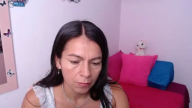 camilavargas  online show from March 27, 2026, 4:30 pm