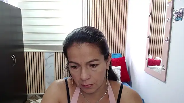 Snapshot of camilavargas_ chatting on June 3, 2026, 2:29 pm camilavargas online show from June 3, 2026, 2:29 pm