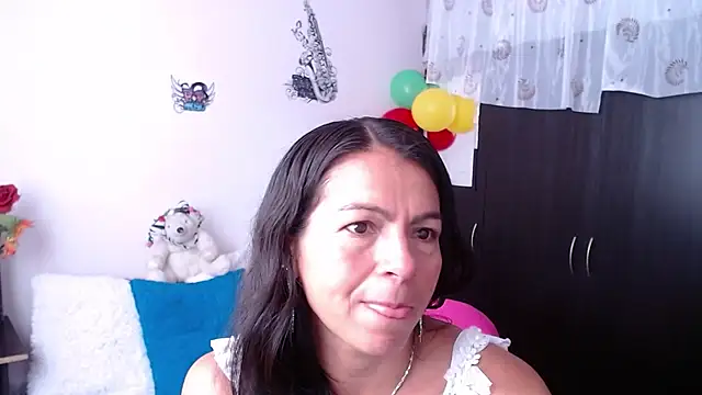 camilavargas  online show from September 25, 2025, 8:26 pm