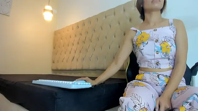 Naomis 35 online show from March 7, 2026, 7:41 pm