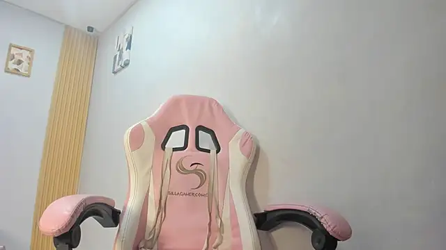 Naomis 35 online show from March 10, 2026, 7:40 pm